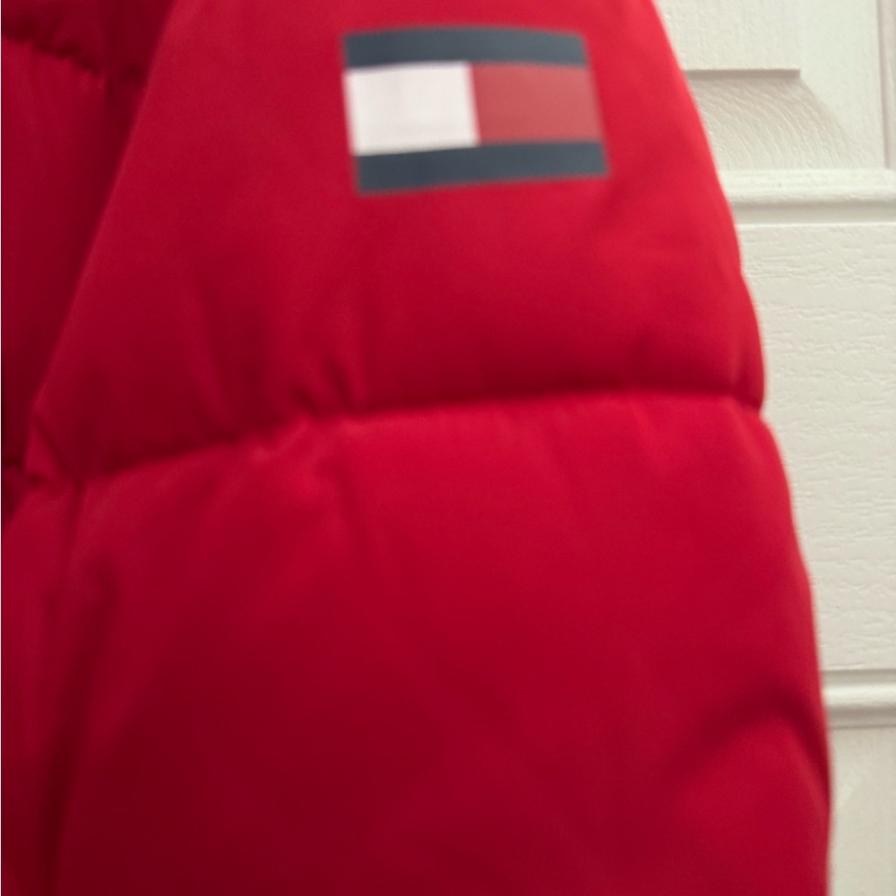 Tommy Hilfiger Red Puffer Coat with Hood - Picture 6 of 8